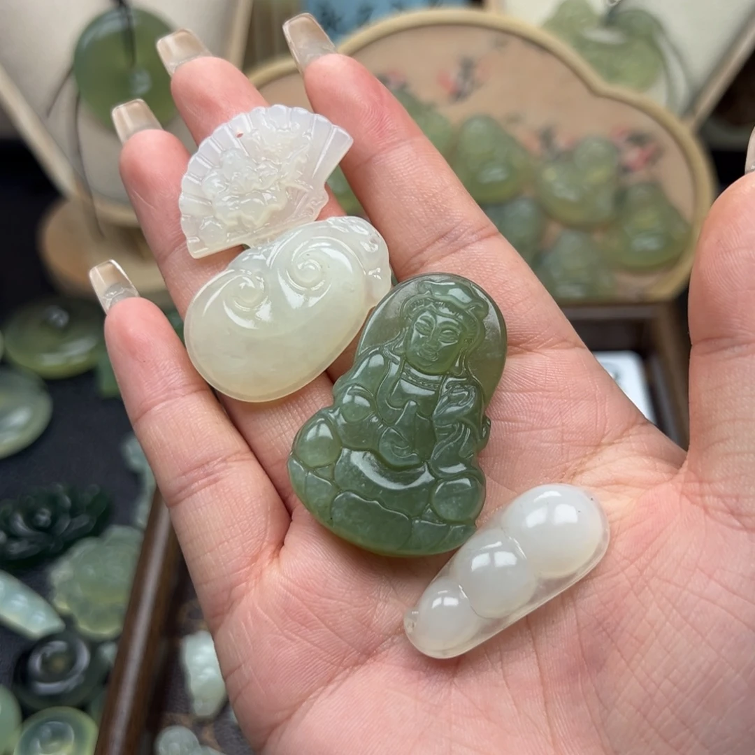 ****岸蛇纹石玉未镶嵌颈饰F1