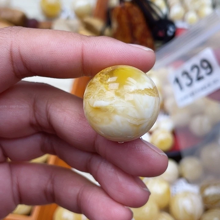 蜜蜡未镶嵌珠宝奇石粉25.5