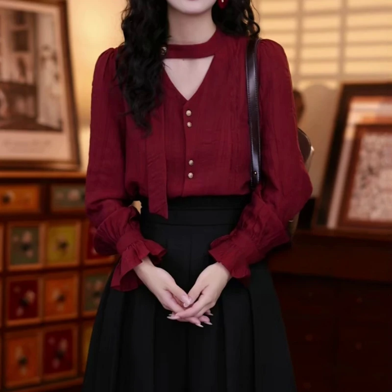 设计感挂脖系带长袖衬衫2025秋冬新款温柔风简约通勤显瘦V领上衣