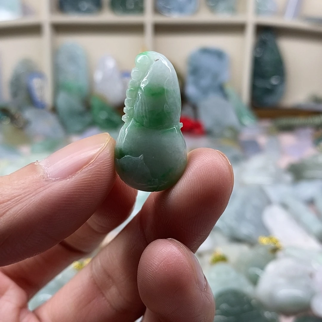 颈饰未镶嵌翡翠天然