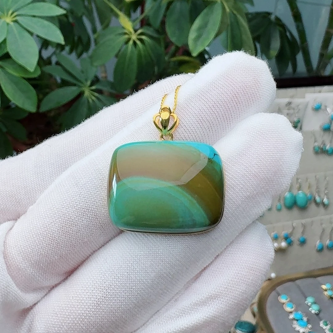 绿松石18K金镶嵌颈饰吊坠