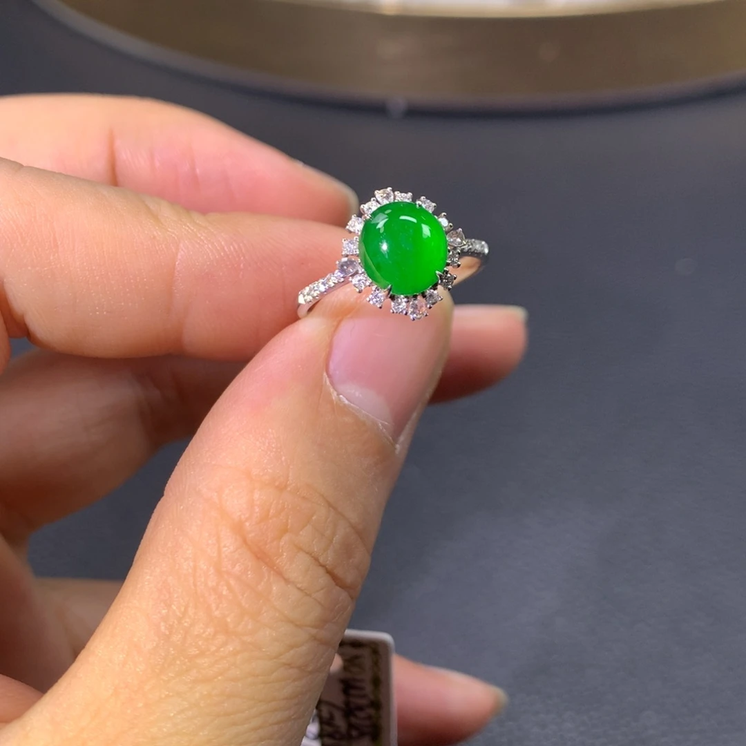 翡翠戒指18K金镶嵌翡翠