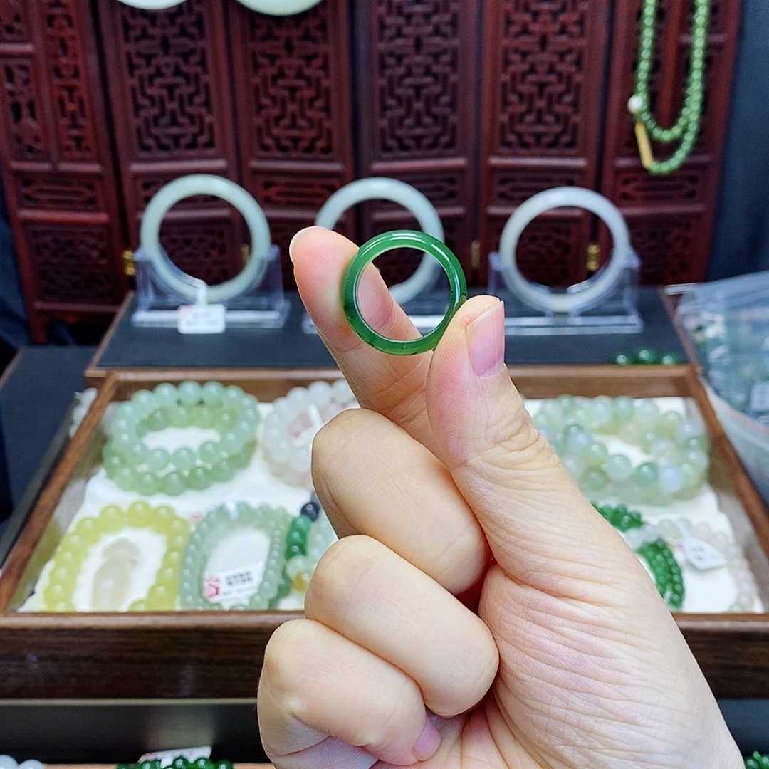 和田玉戒指未镶嵌碧玉17