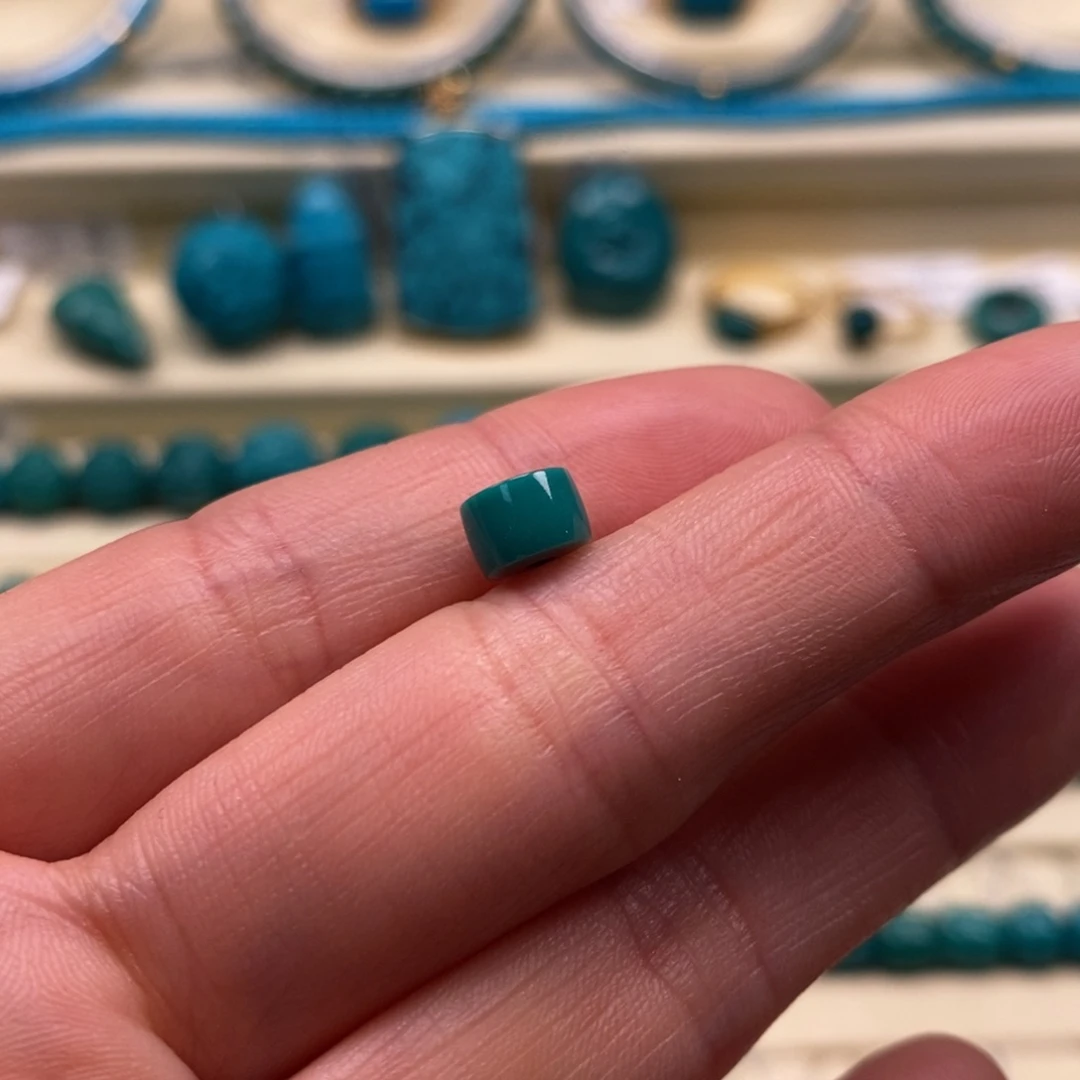 绿松石未镶嵌珠宝奇石直径6.6×4.5直切