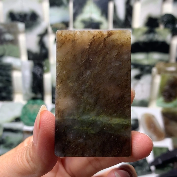 唉***气独山玉未镶嵌颈饰