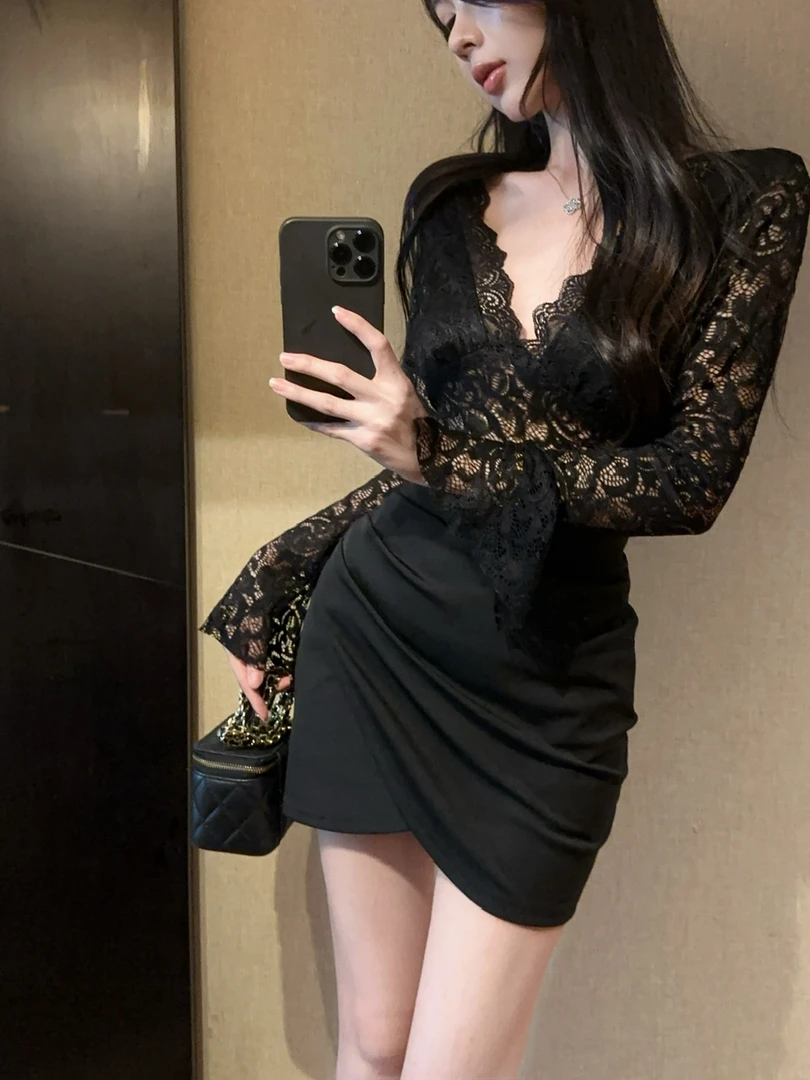 法式名媛气质性感蕾丝绝美透视V领收腰显瘦辣妹包臀修身连衣裙女