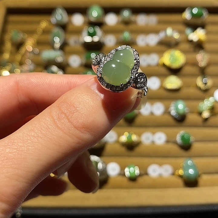 和田玉未镶嵌戒指