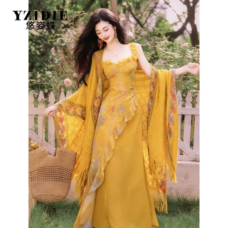 出游多巴胺穿搭波西米亚度假风黄色吊带连衣裙套装女早秋20