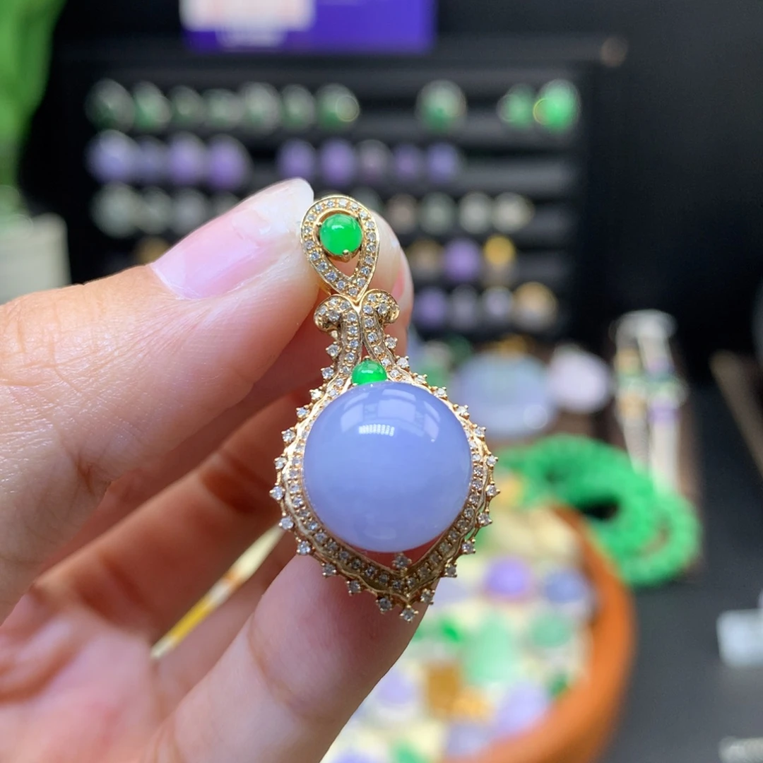 翡翠18K金镶嵌颈饰