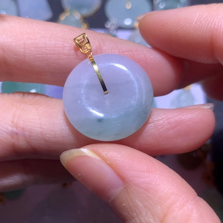 翡翠颈饰18K金镶嵌翡翠