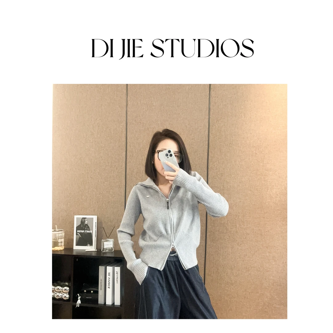 12093早春新款休闲运动翻领拉链针织开衫女小个子短款百搭毛衣