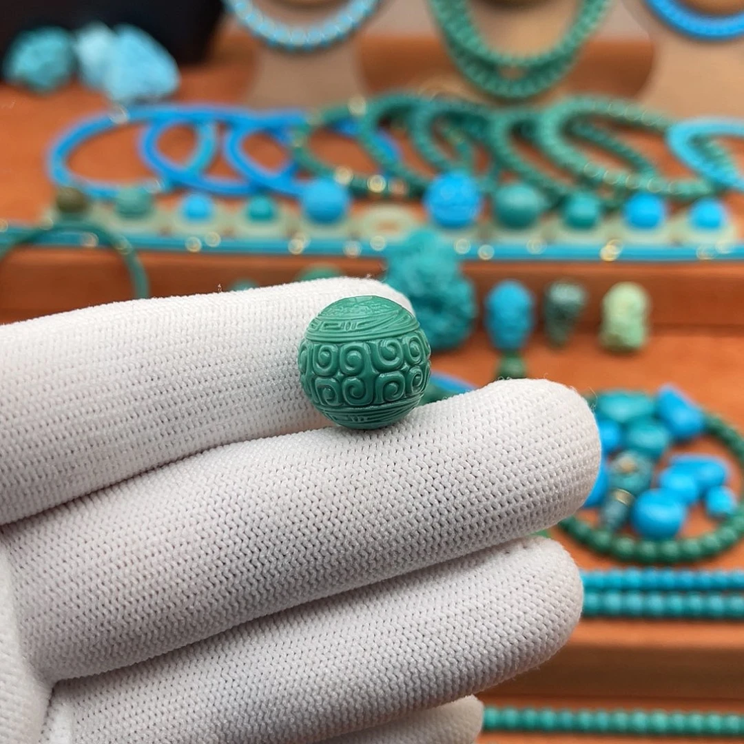 绿松石未镶嵌珠宝奇石