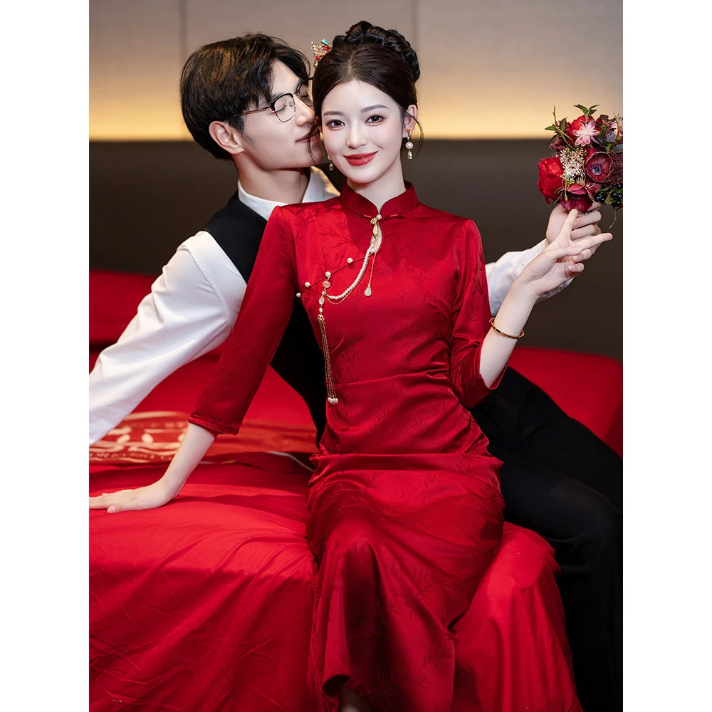 酒红色旗袍敬酒服新娘2024新款新中式订婚宴礼服裙年轻款结婚晨袍