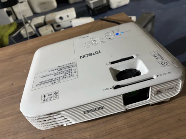 9新 Epson/爱普生 二手 爱普生投影仪 运费自理