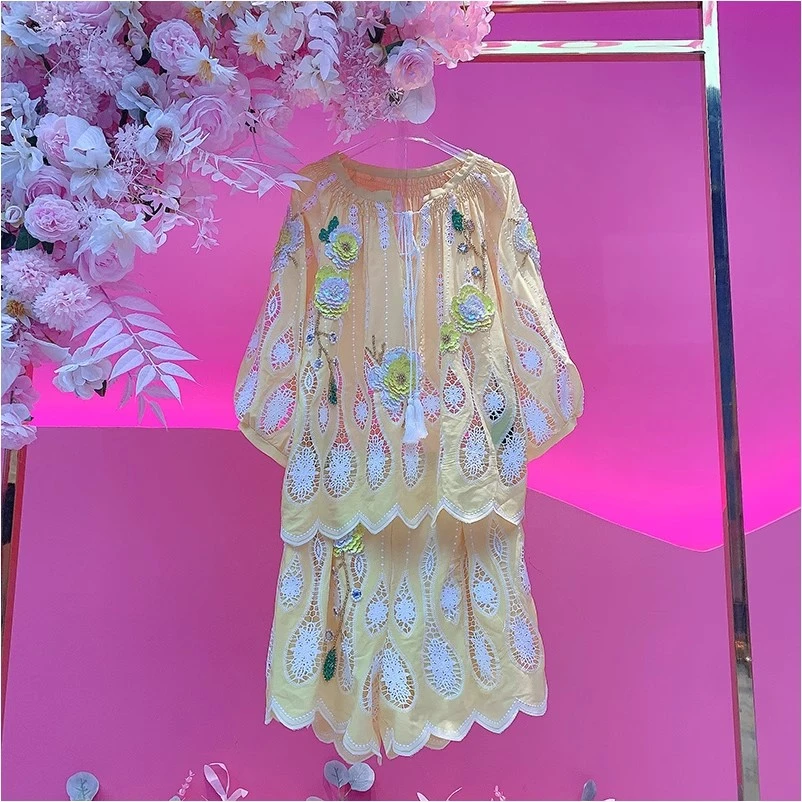 A2498欧美设计师2025夏季新款重工钉珠刺绣立体小花镂空短裤套装