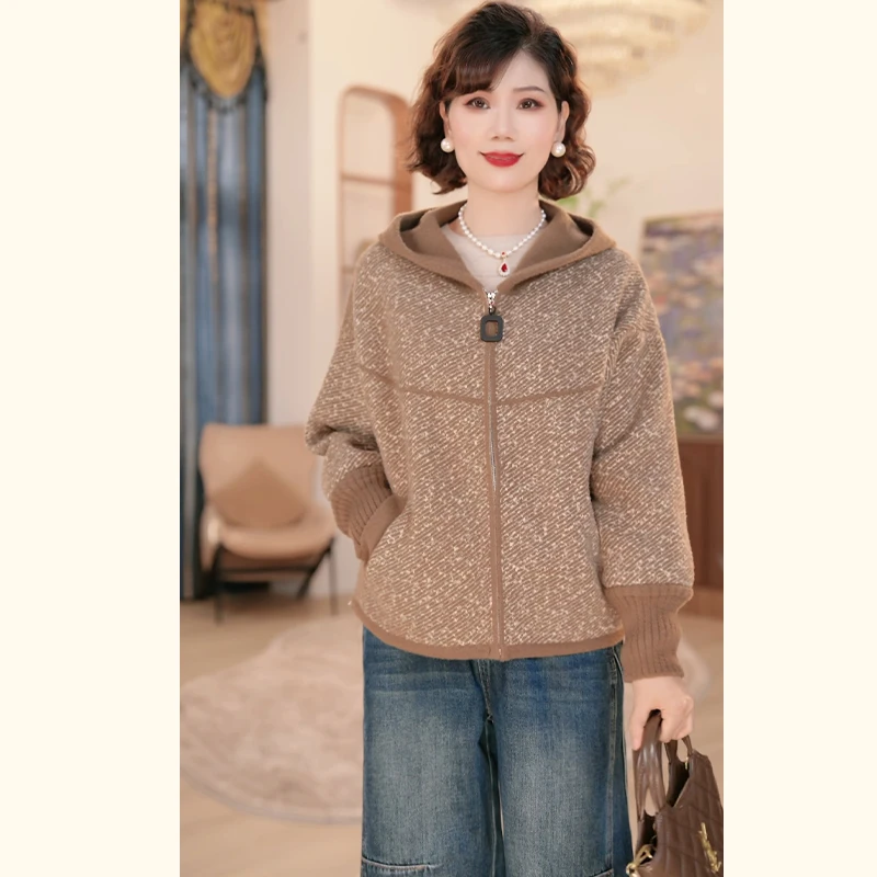年轻妈妈秋装时尚休闲外套2025新款洋气中老年女装连帽夹克上衣服