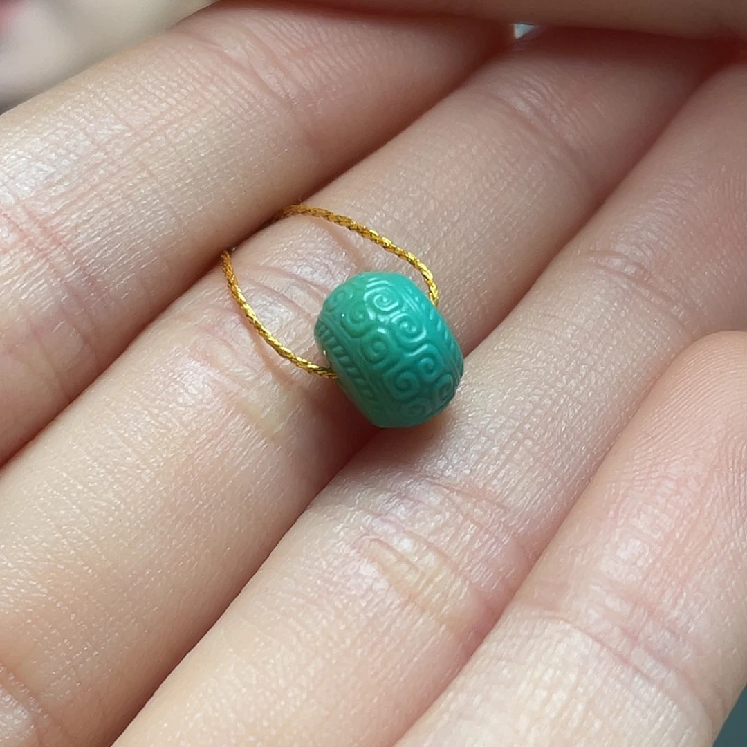 绿松石未镶嵌颈饰