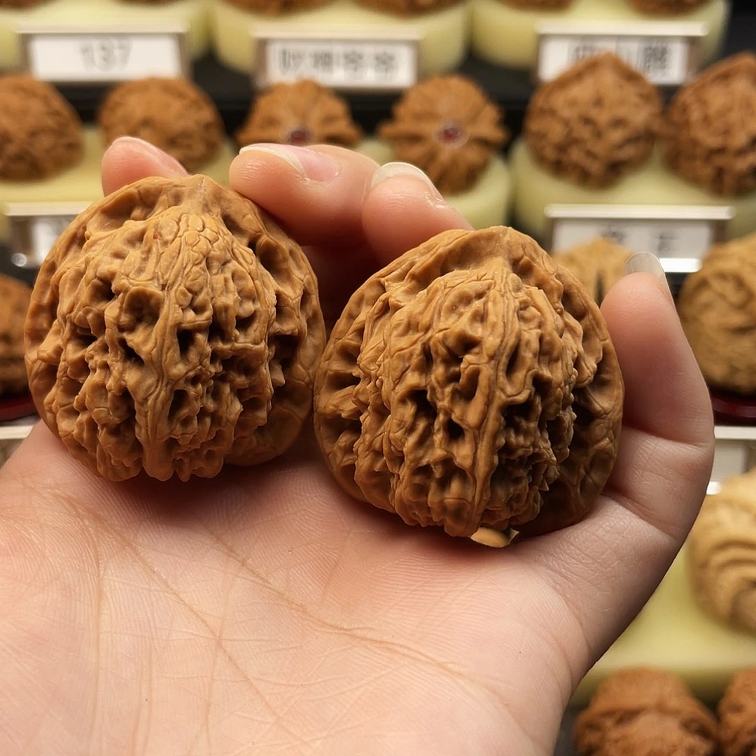 文玩核桃把件南疆石38尺205