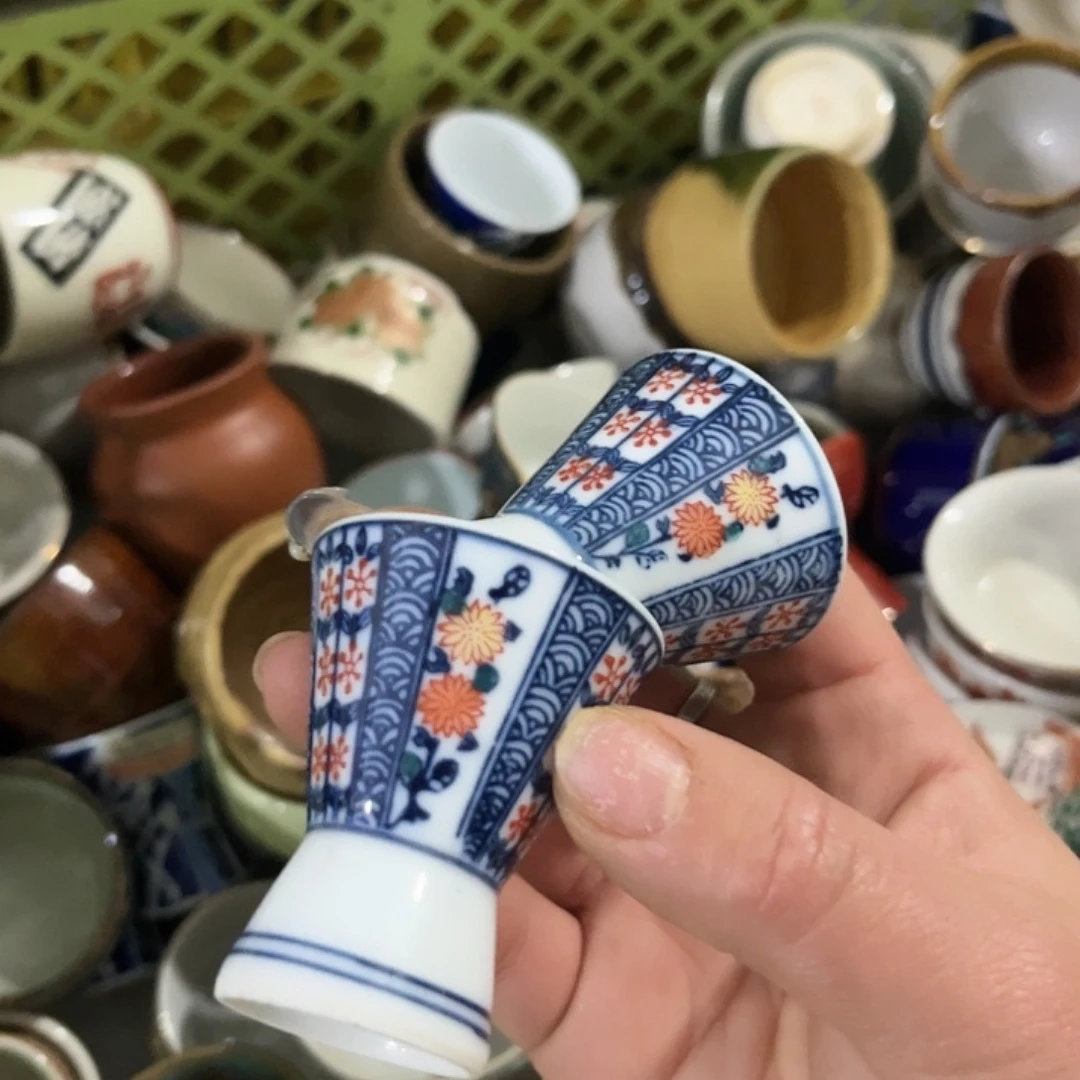 瓷片亚****霞你就在家里吃东西吃哈