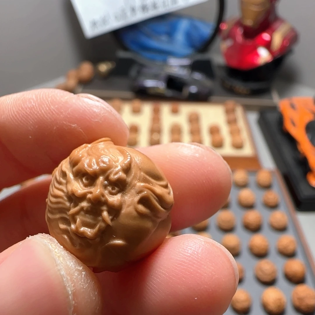 猴头核桃吊坠?**.钟馗