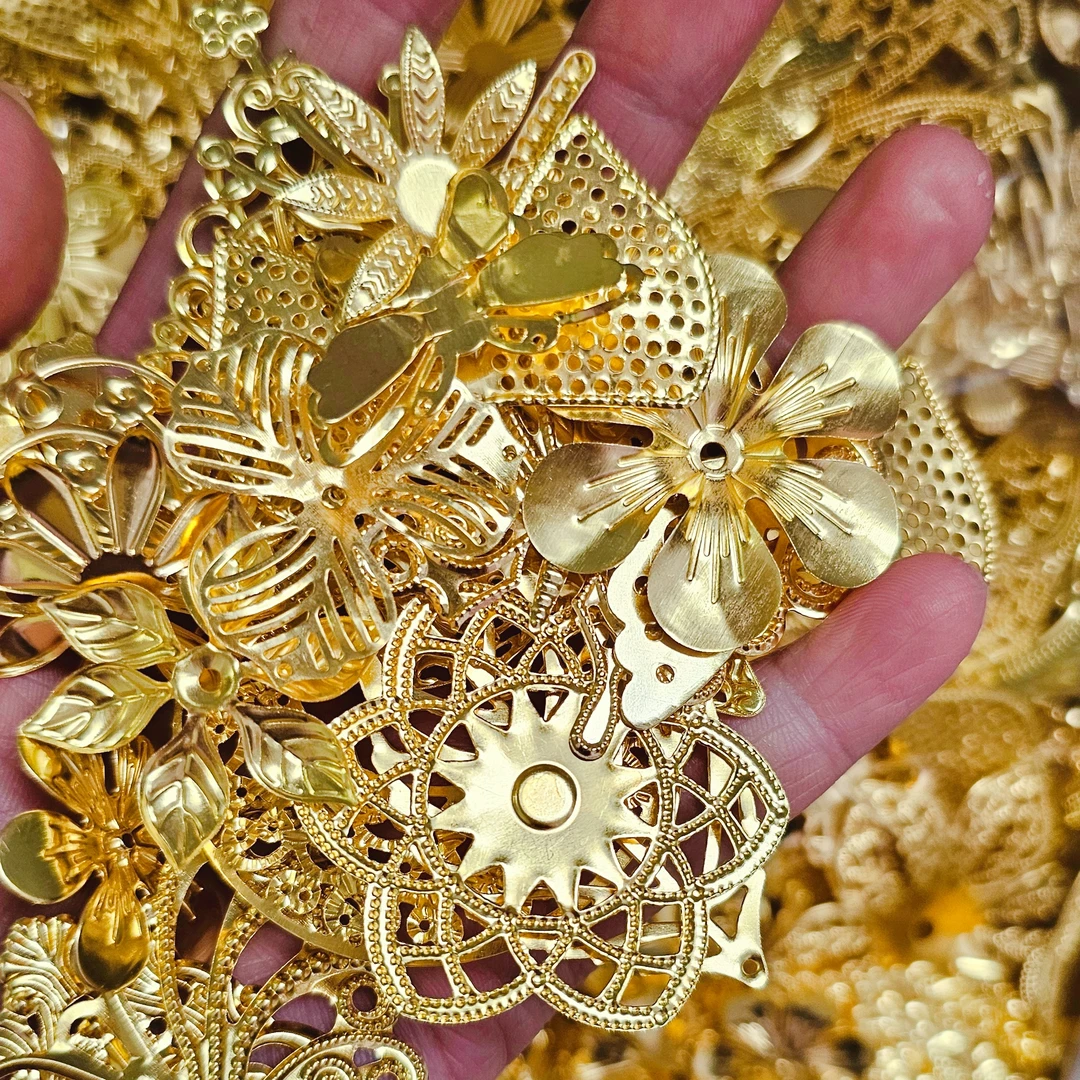 【粉丝   清货】镂空金色金属镂空花心古风diy饰品配件装饰金属片
