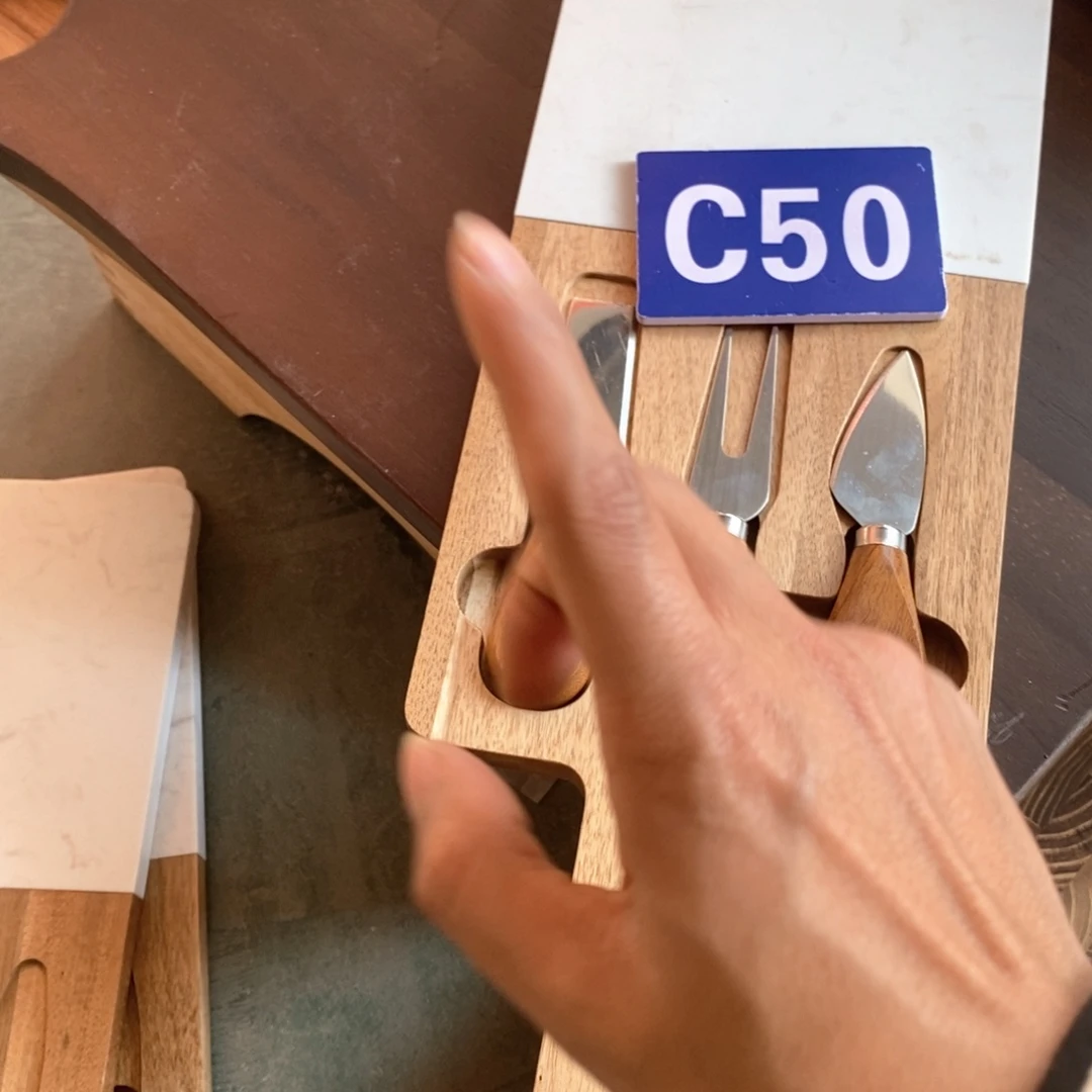 木兰***品c50笨蛋以为自己