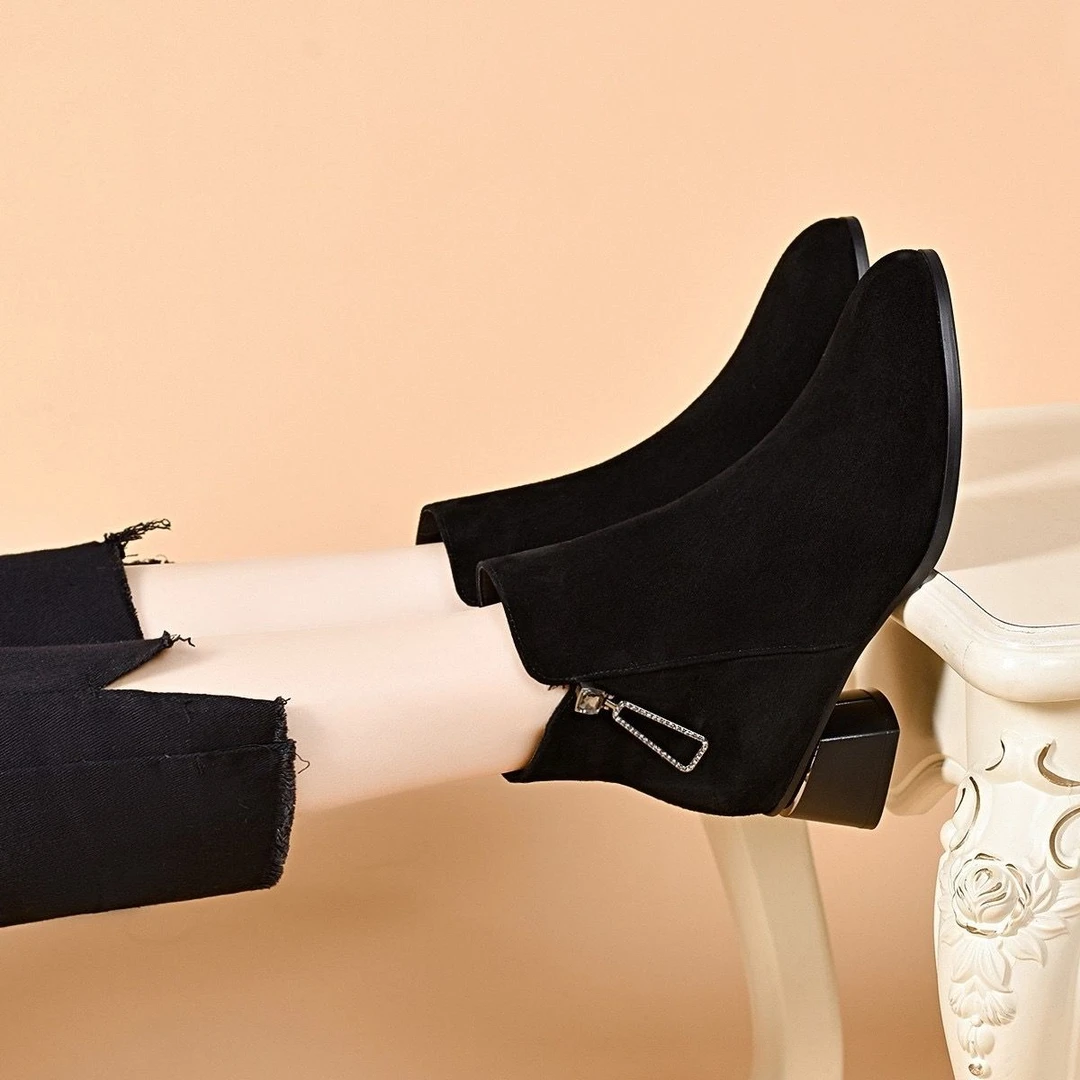 羊皮女士绒面短靴女2025新款春秋单靴尖头洋气瘦瘦靴粗跟真皮女鞋