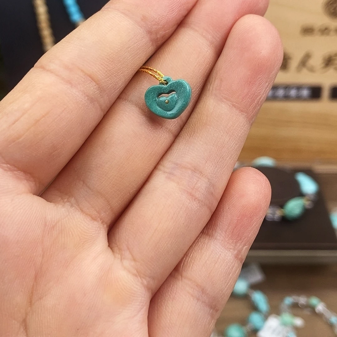 未镶嵌绿松石珠宝奇石
