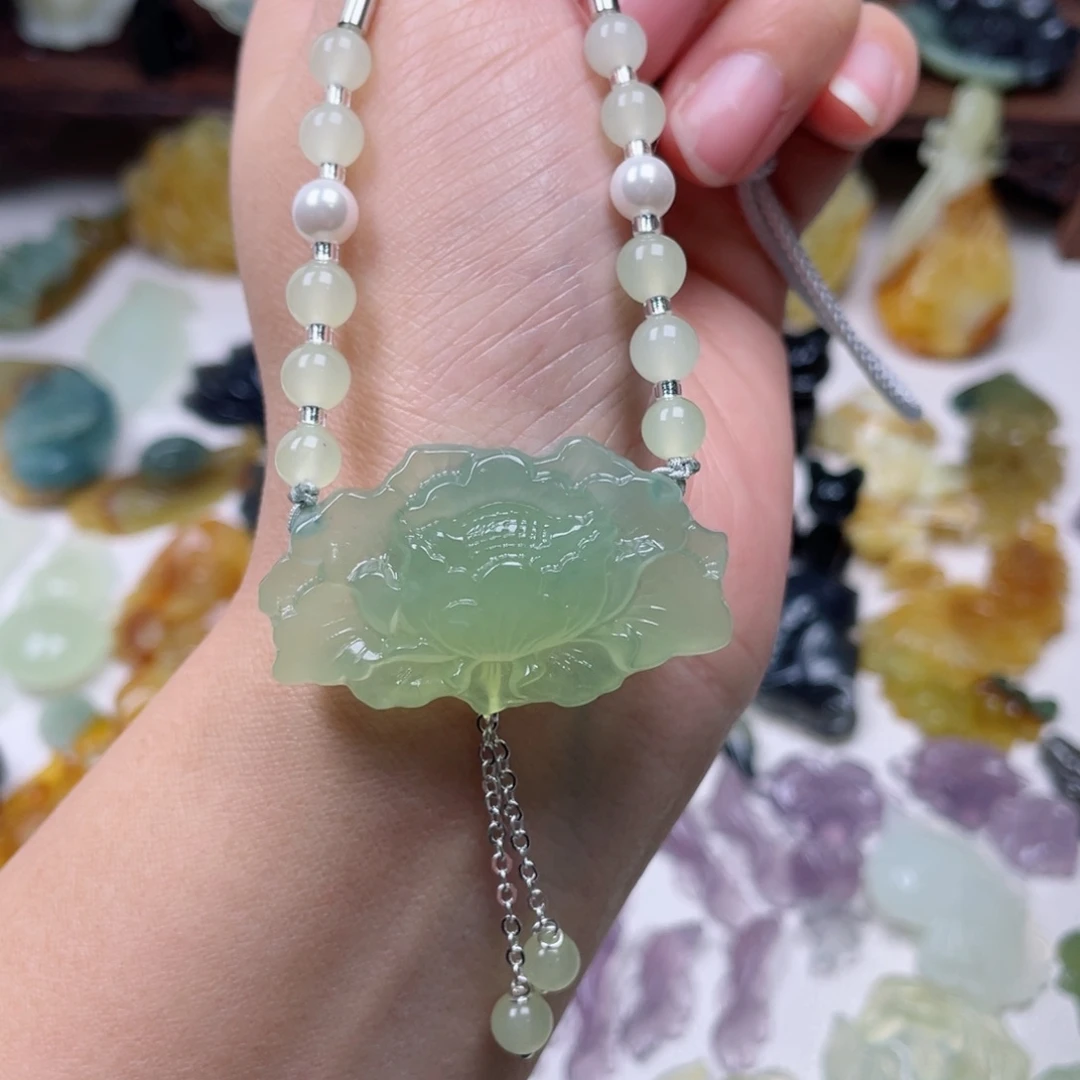 蛇纹石玉颈饰未镶嵌