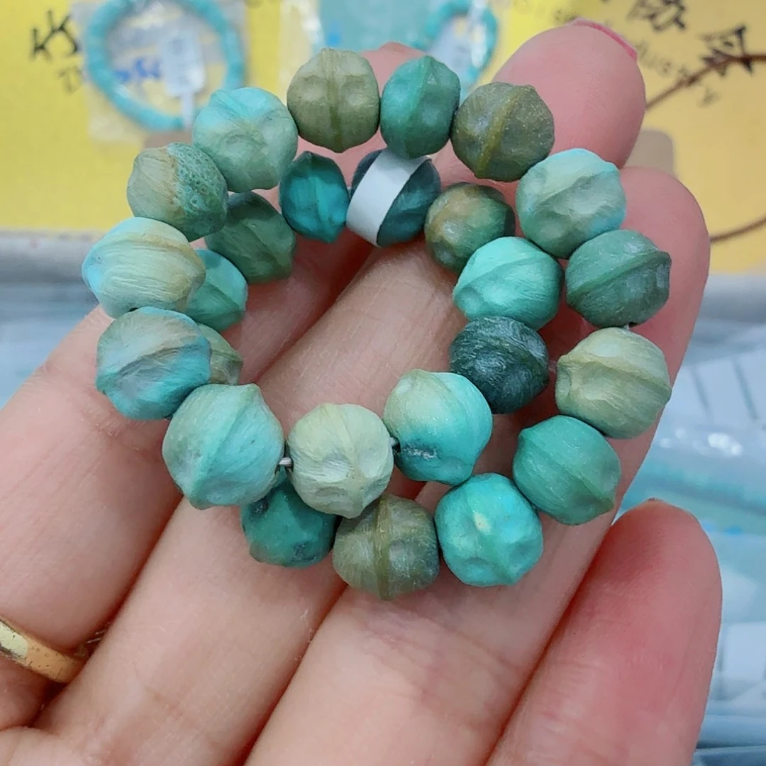 未镶嵌绿松石珠宝奇石