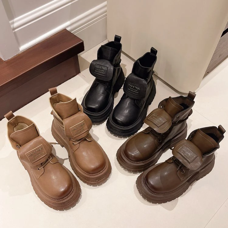 马丁靴女英伦风2025年秋冬新款字母翻领工装机车靴系带厚底大黄靴