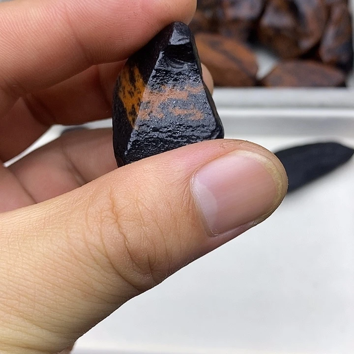 大***疆玻璃非金属西藏原石