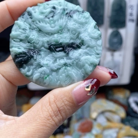 翡翠颈饰未镶嵌翡翠