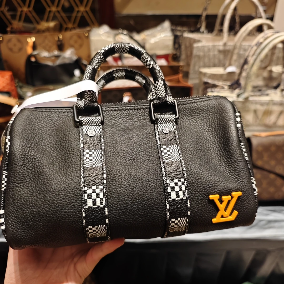 99新 LouisVuitton/路易威登 包展专属 LVsp25黑武士斜挎包