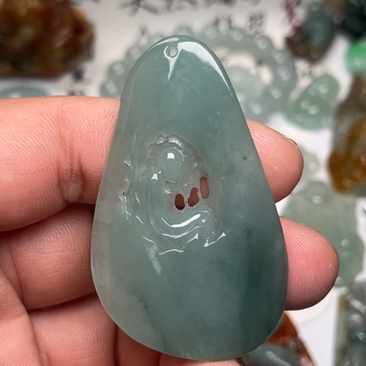 翡翠未镶嵌颈饰悟道