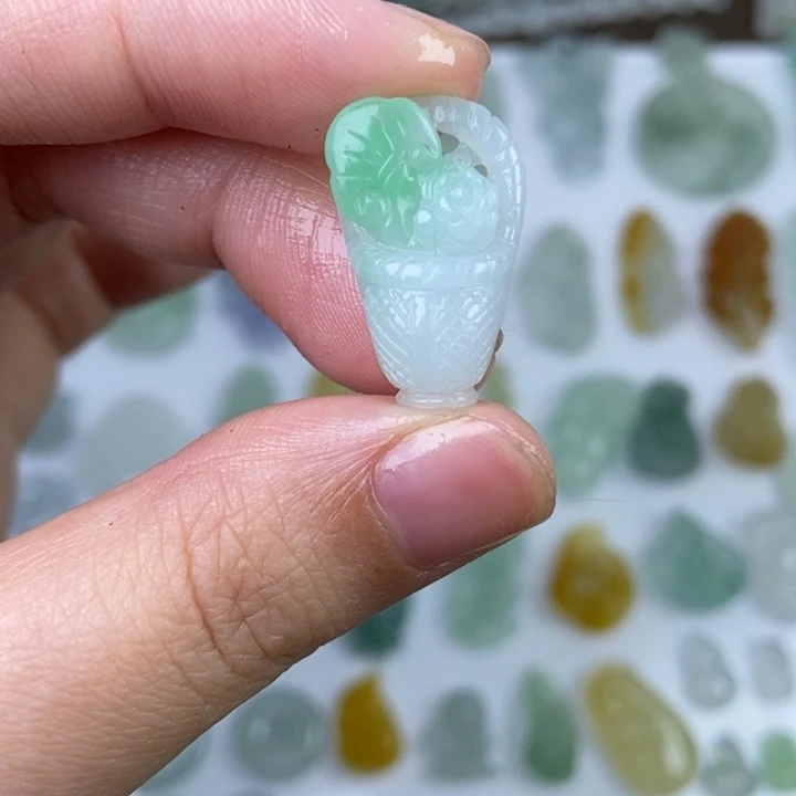 定制翡翠未镶嵌花篮