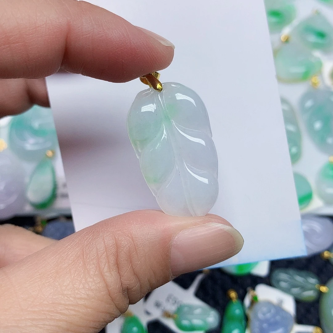 翡翠未镶嵌颈饰2457889