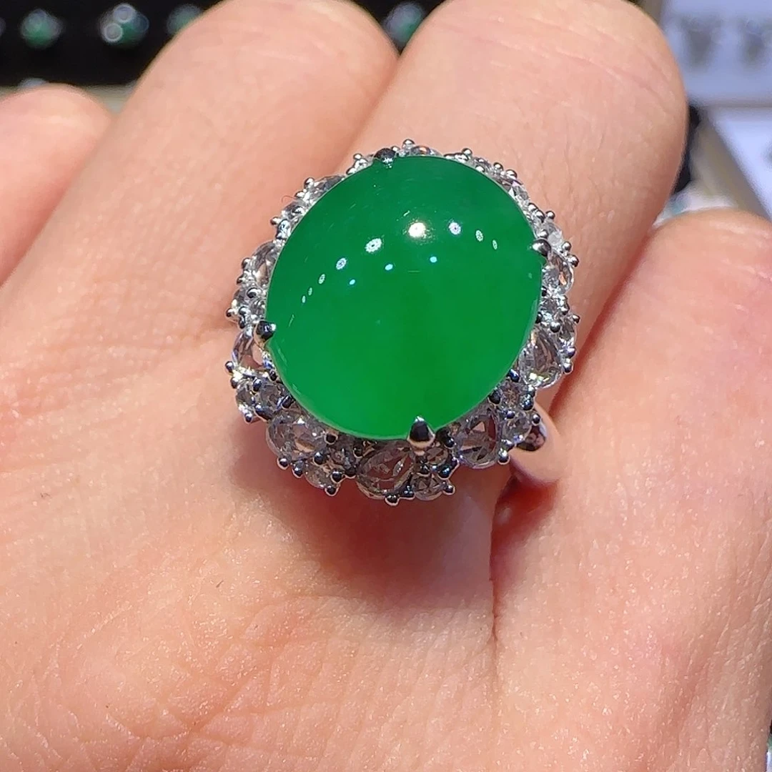 翡翠戒指18K金镶嵌戒指