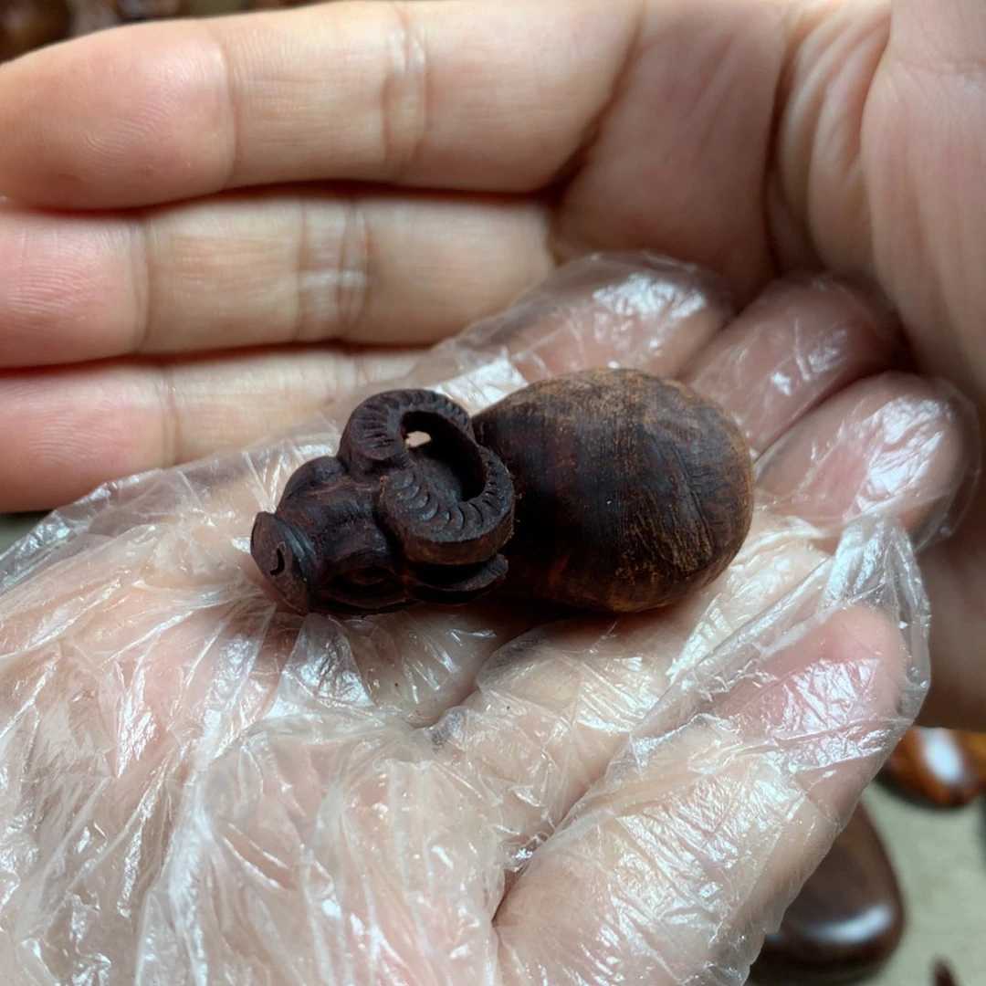 黄花梨/降香黄檀从****年挂件牛转乾坤