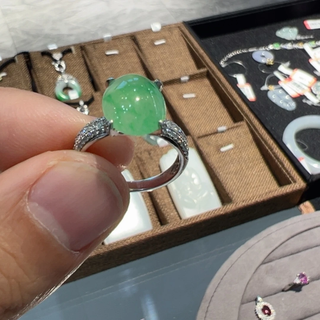 翡翠未镶嵌颈饰翡翠戒指 18k 镶嵌