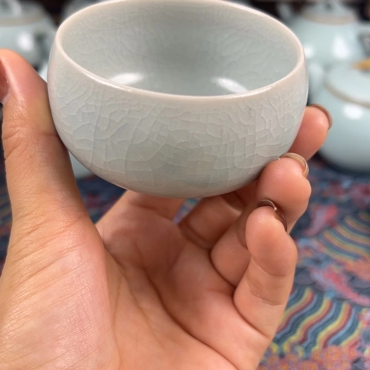 摆件仿古月白釉禅定杯