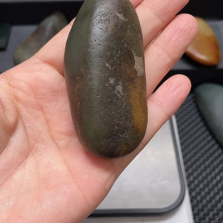 纵***横和田玉（糖玉）未镶嵌挂件