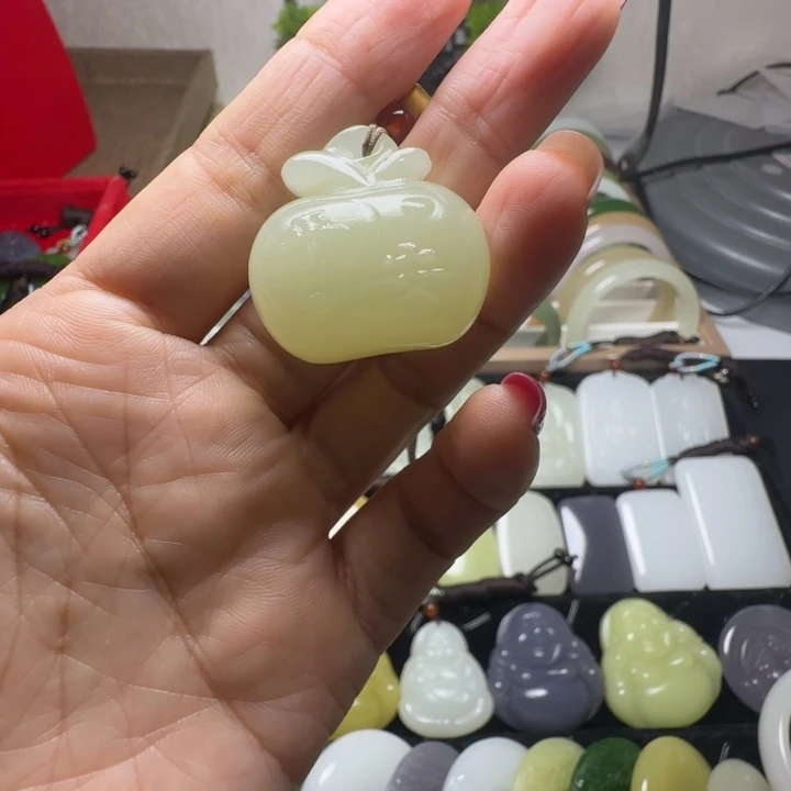 天然新疆和田若羌蜂蜜水福袋吊坠