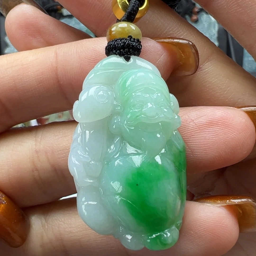 翡翠未镶嵌颈饰财神