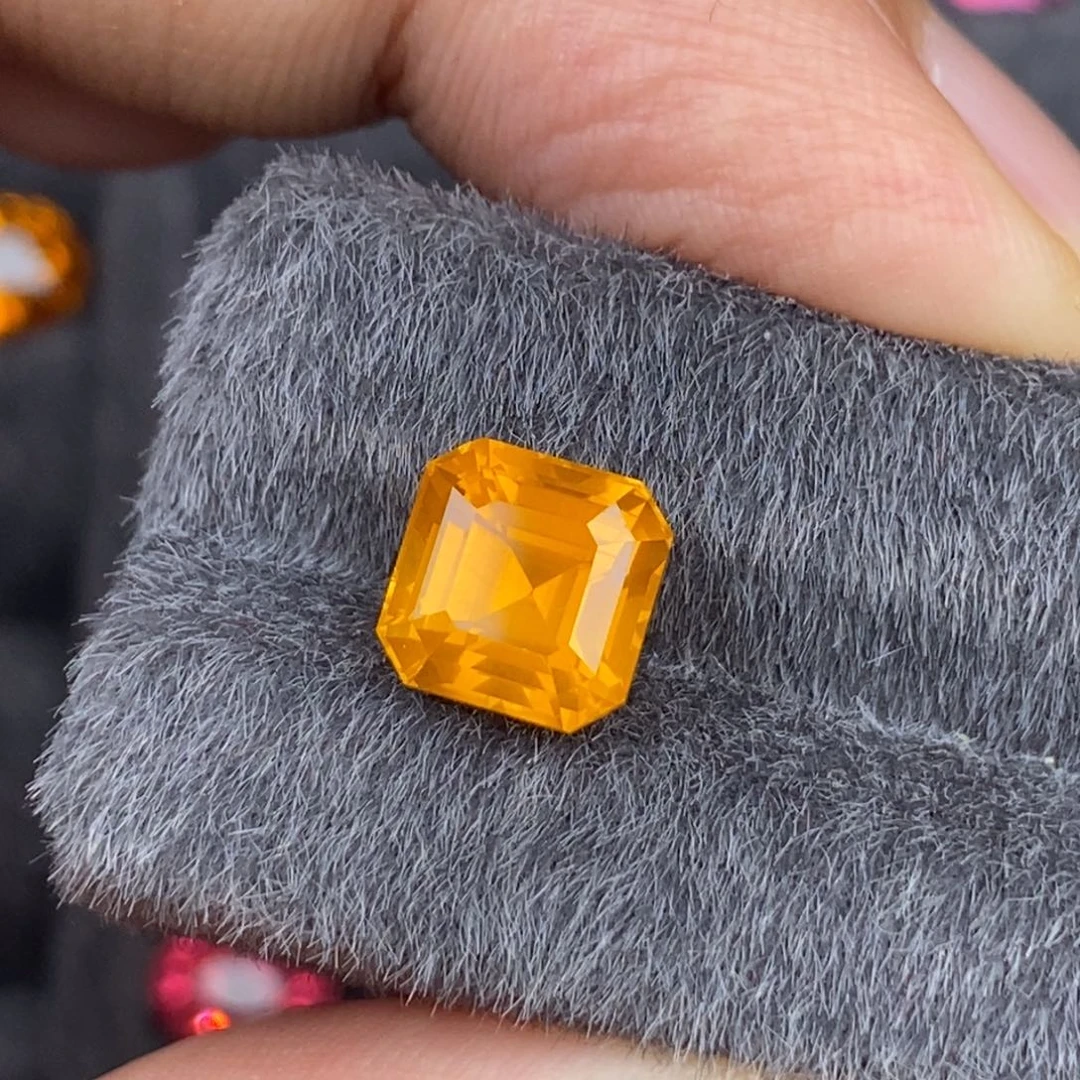 定制蓝宝石未镶嵌3ct H 黄蓝宝