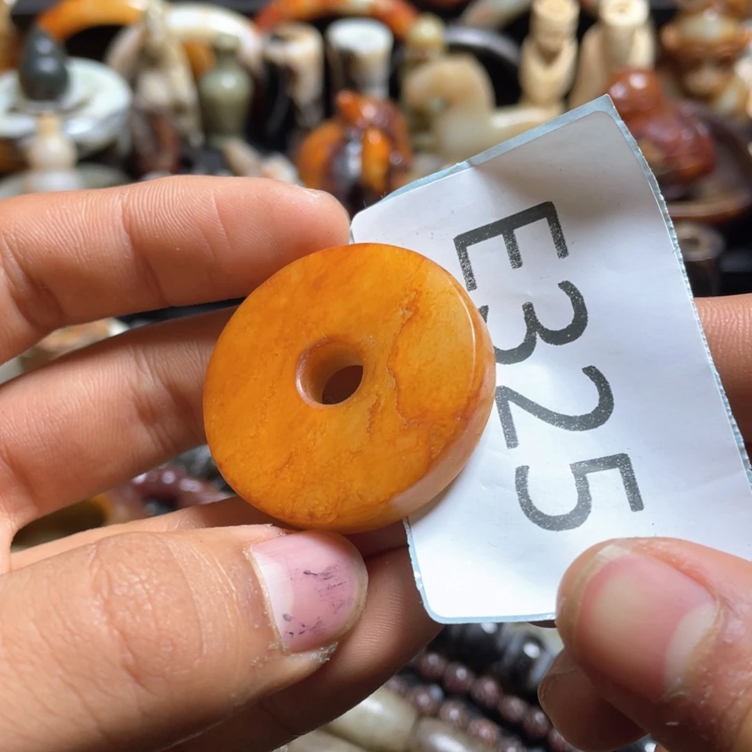 和田玉（糖玉）挂件未镶嵌