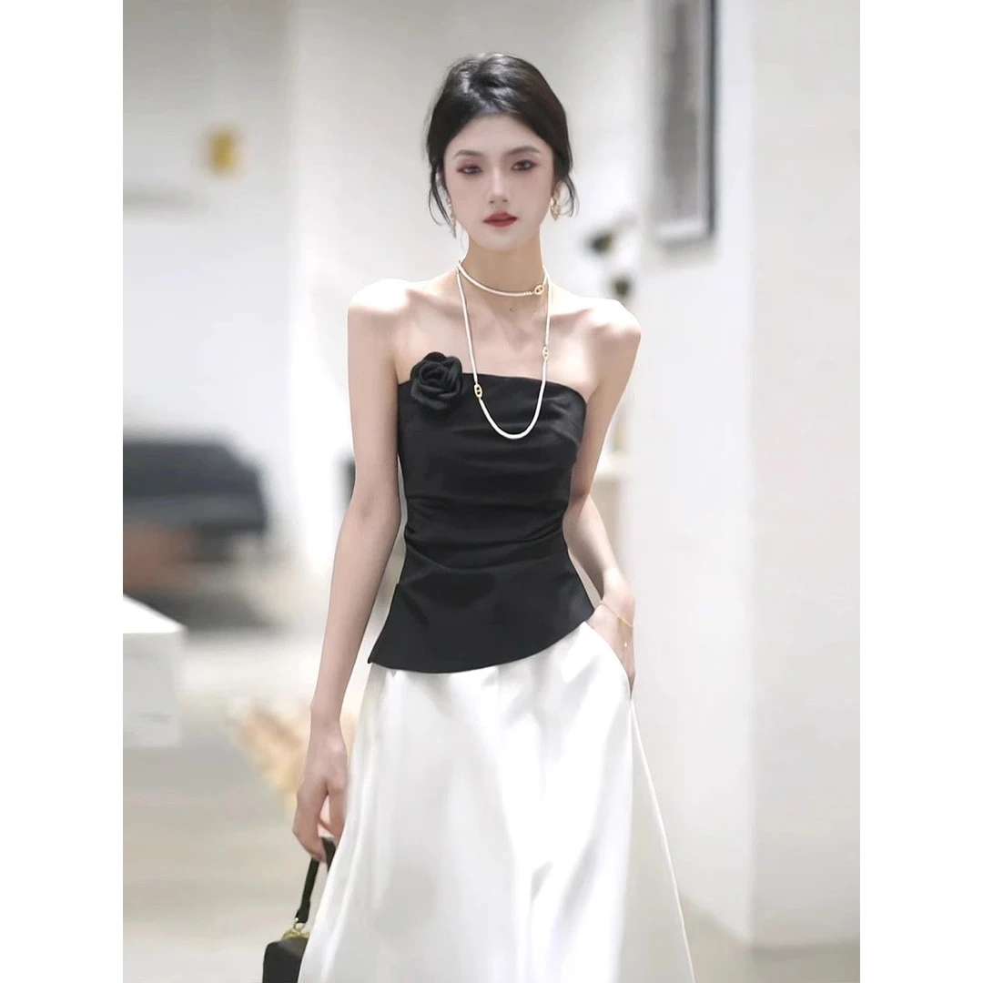 法式高级感无袖花朵抹胸背心夏季新款休闲收腰显瘦百搭半裙两件套