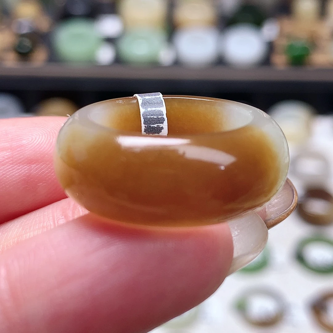 未镶嵌戒指和田玉