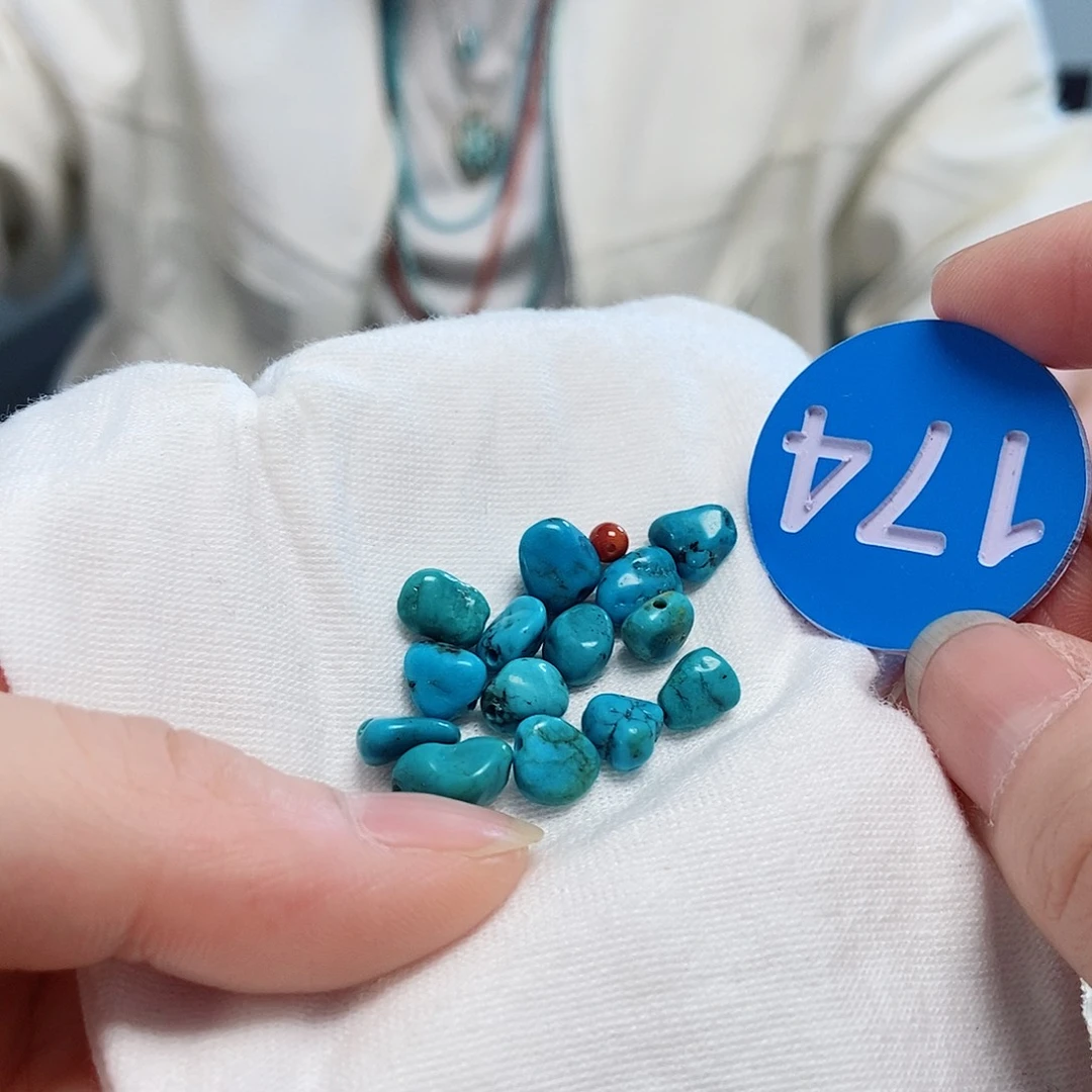 南红玛瑙未镶嵌珠宝奇石