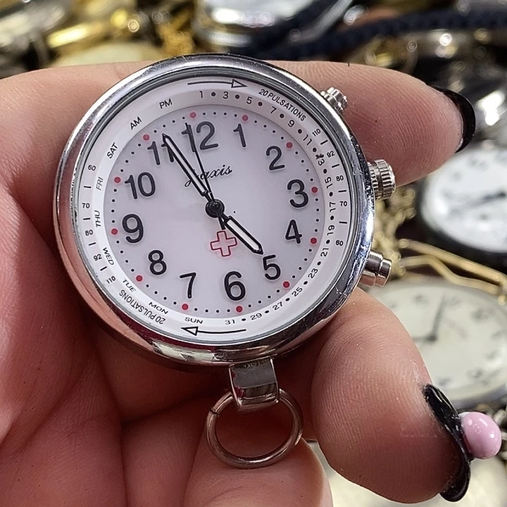 石英怀表配件中呢